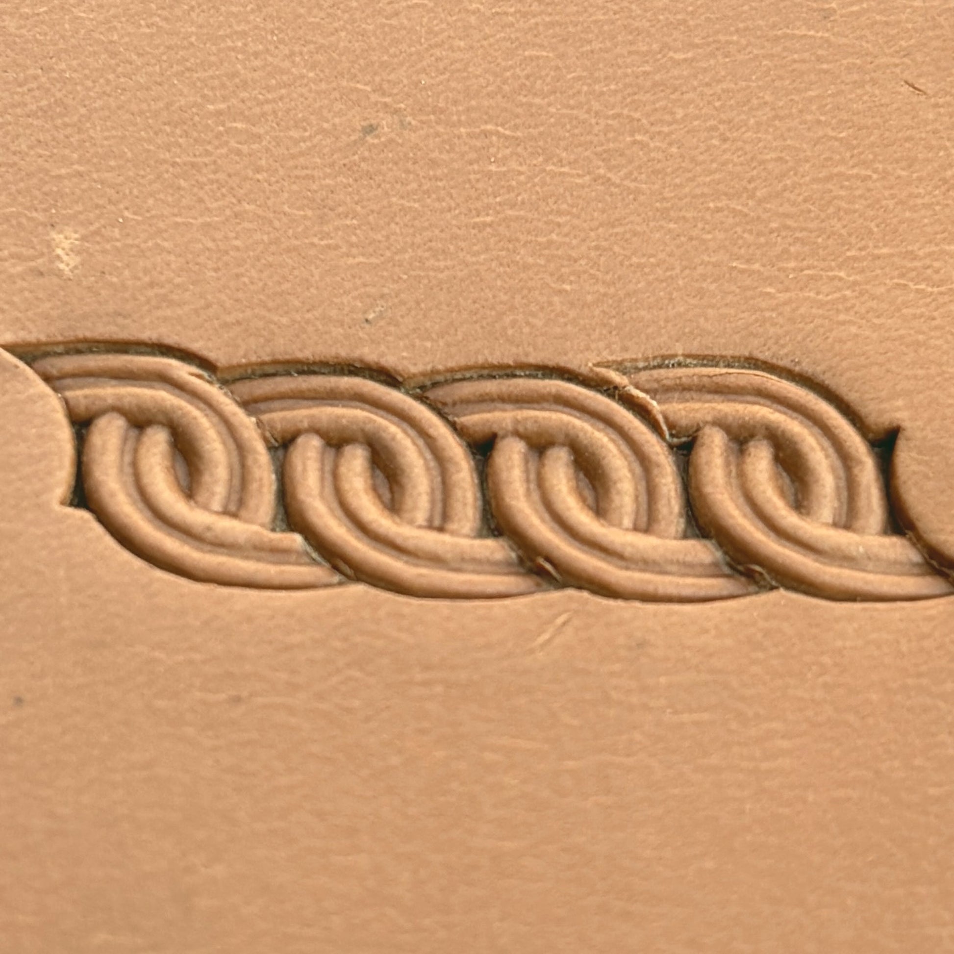 Chain Link Geometric leather stamp LT507 — pattern imprint on veg-tan leather