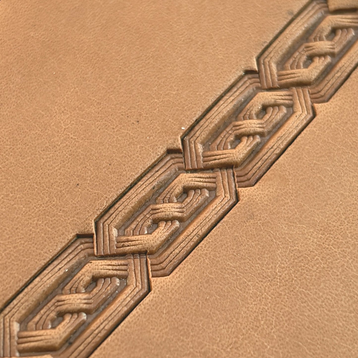 Chain Link Geometric leather stamp LT517 — pattern imprint on veg-tan leather