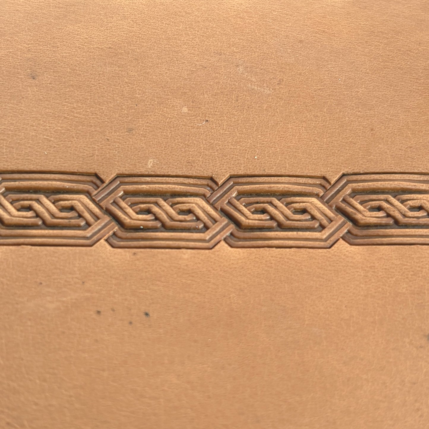Chain Border Geometric leather stamp LT518 — pattern imprint on veg-tan leather