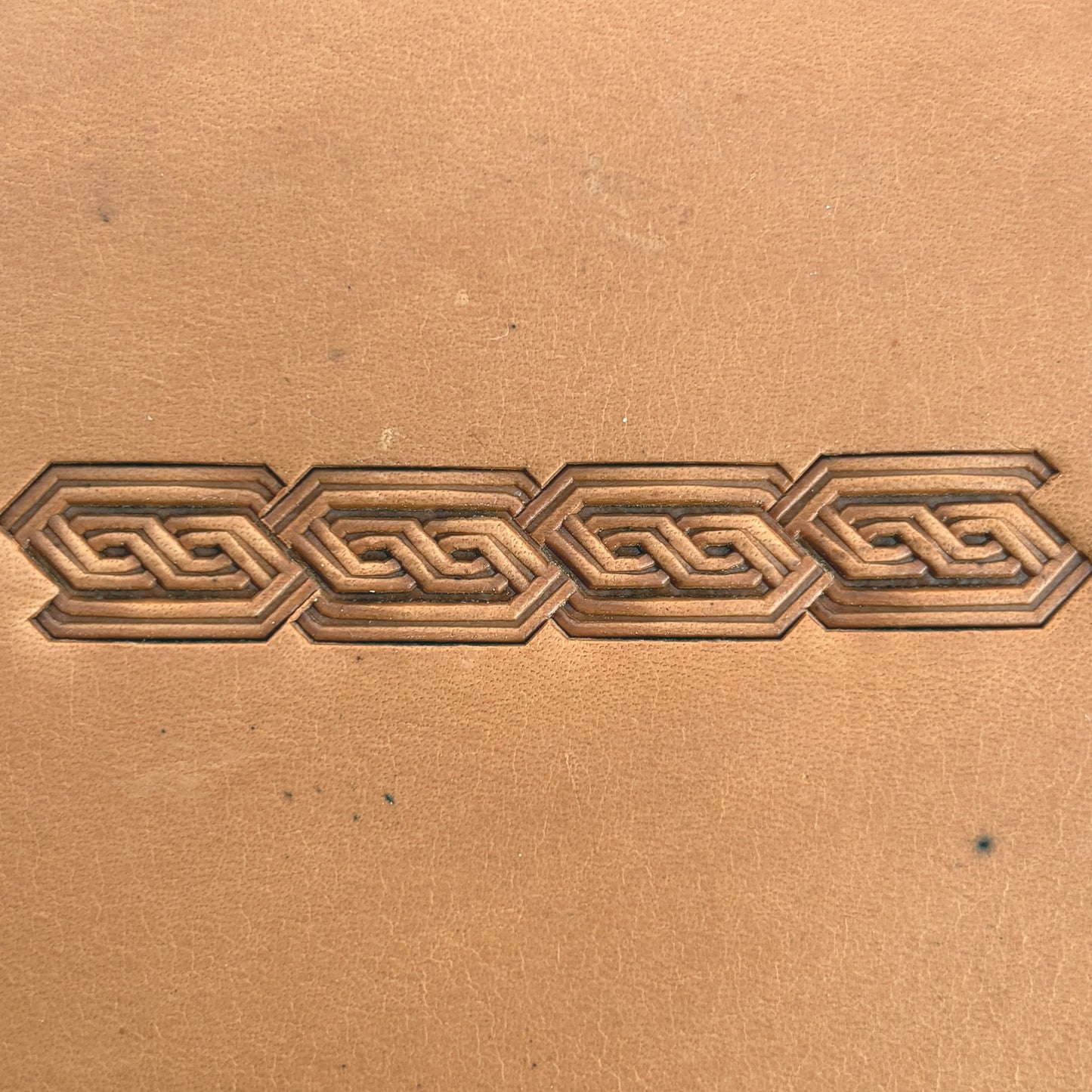 Chain Border Geometric leather stamp LT518 — pattern imprint on veg-tan leather