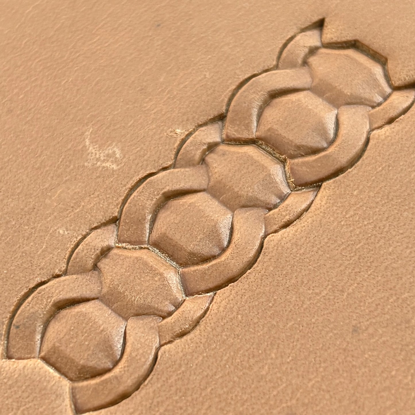 Chain Link Geometric leather stamp LT519 — pattern imprint on veg-tan leather
