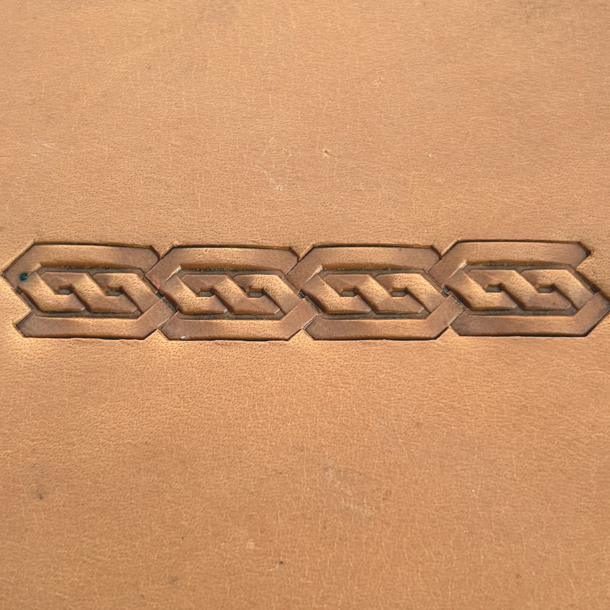 Chain Link Geometric leather stamp LT520 — pattern imprint on veg-tan leather
