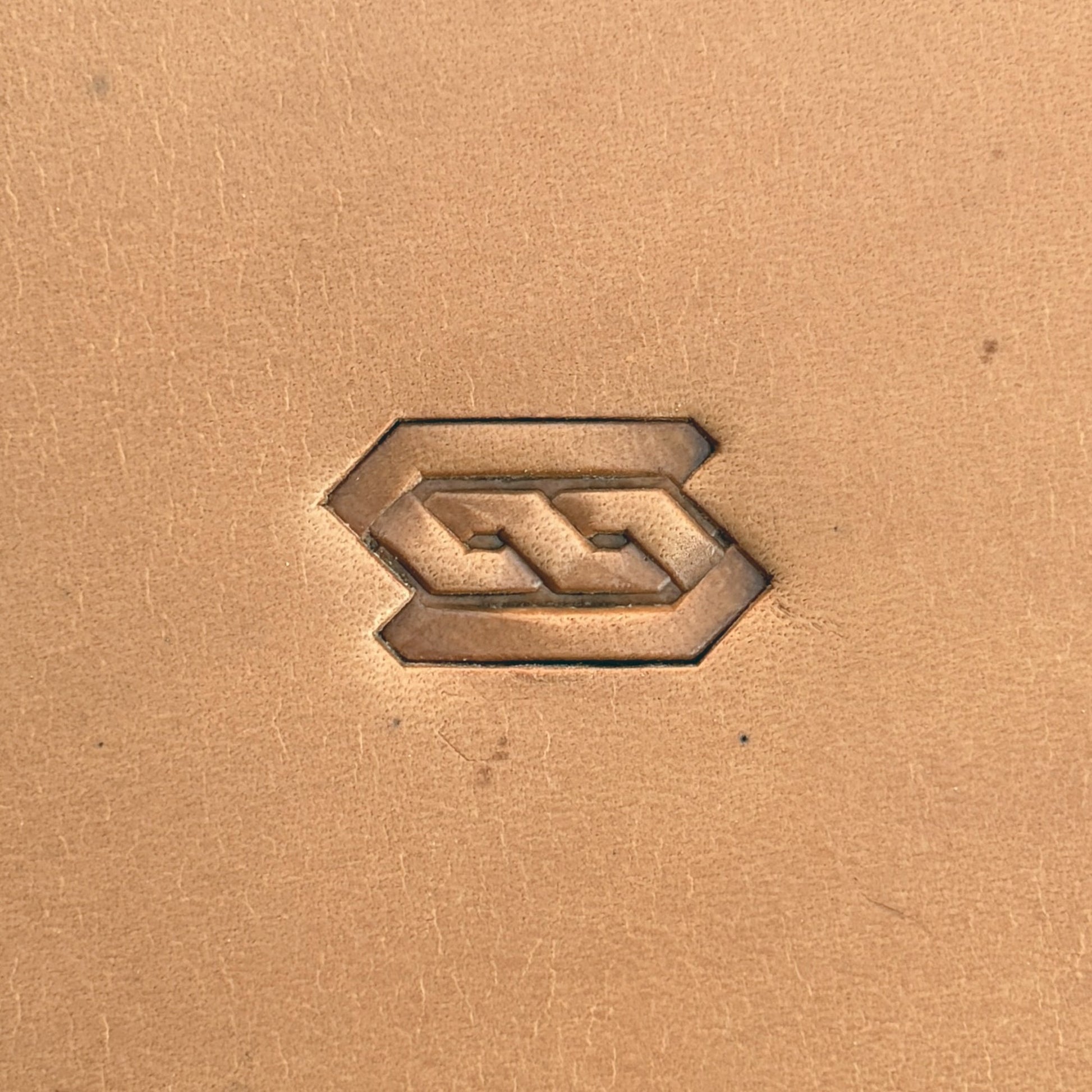 Chain Link Geometric leather stamp LT520 — single impression on veg-tan leather
