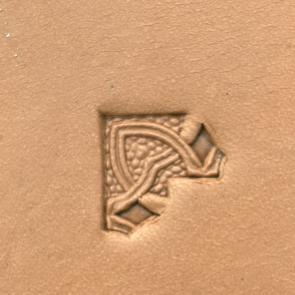 Interlinked Ovals Border Geometric leather stamp LT521 — single impression on veg-tan leather