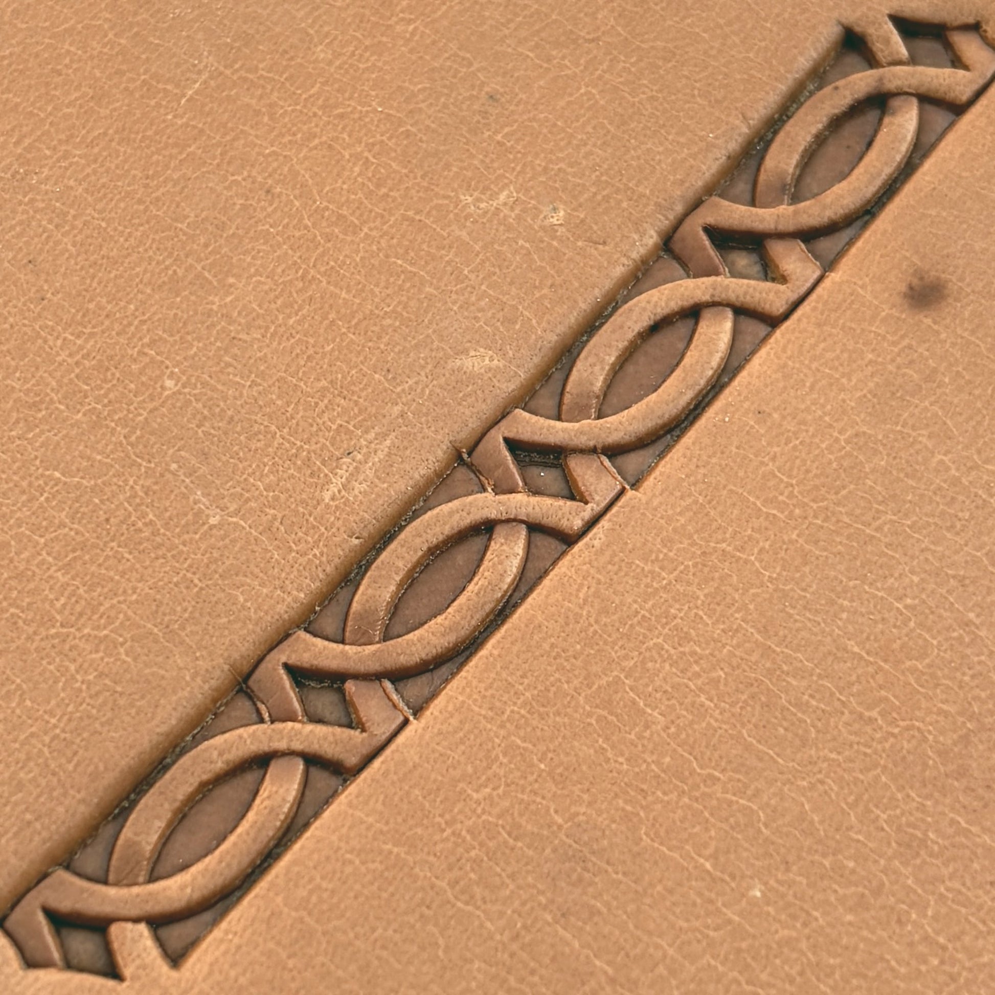 Chain Link Corner Geometric leather stamp LT523 — pattern imprint on veg-tan leather