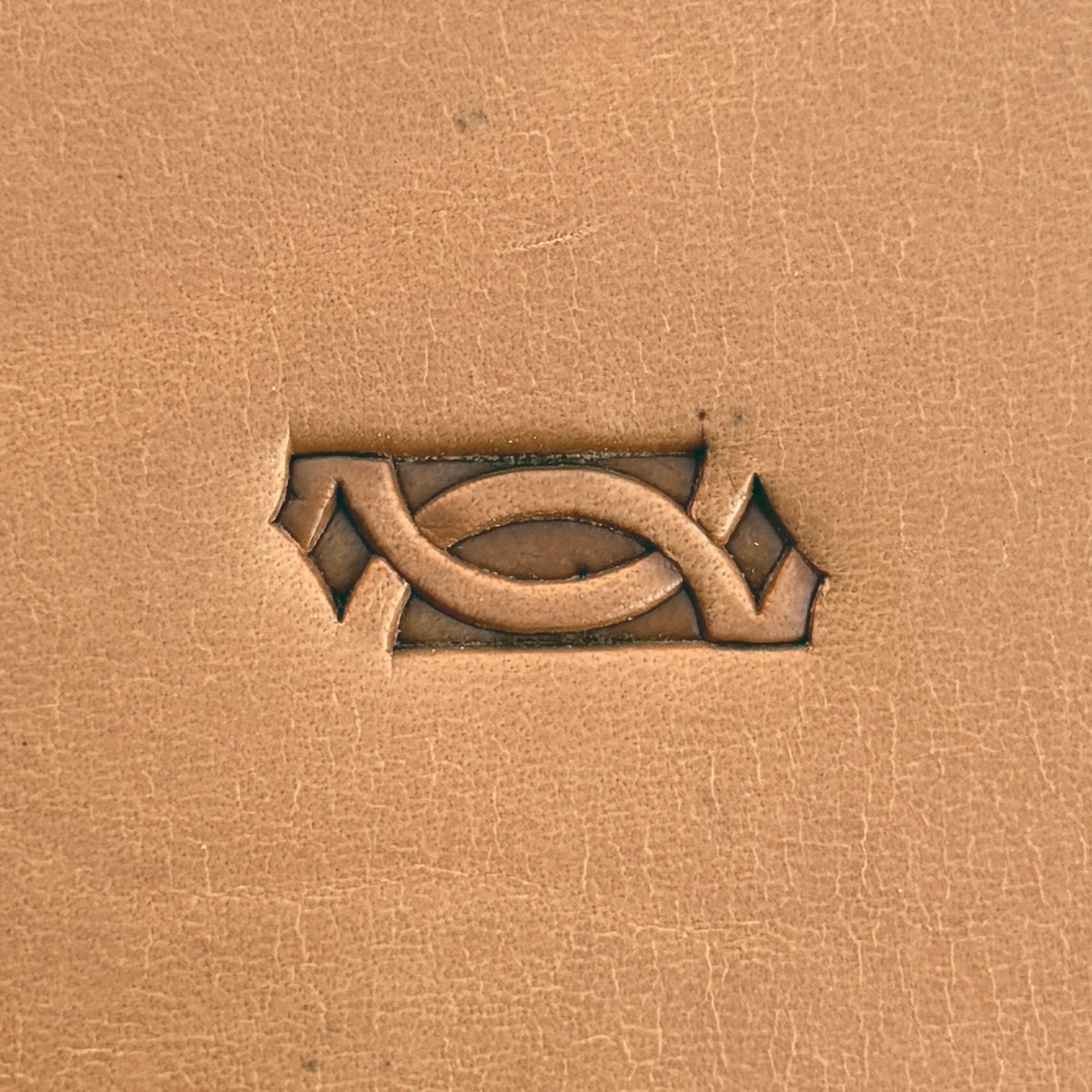 Chain Link Corner Geometric leather stamp LT523 — pattern imprint on veg-tan leather