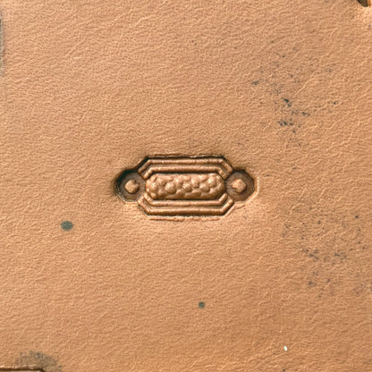 Chain Link Corner leather stamp LT529 — pattern imprint on veg-tan leather