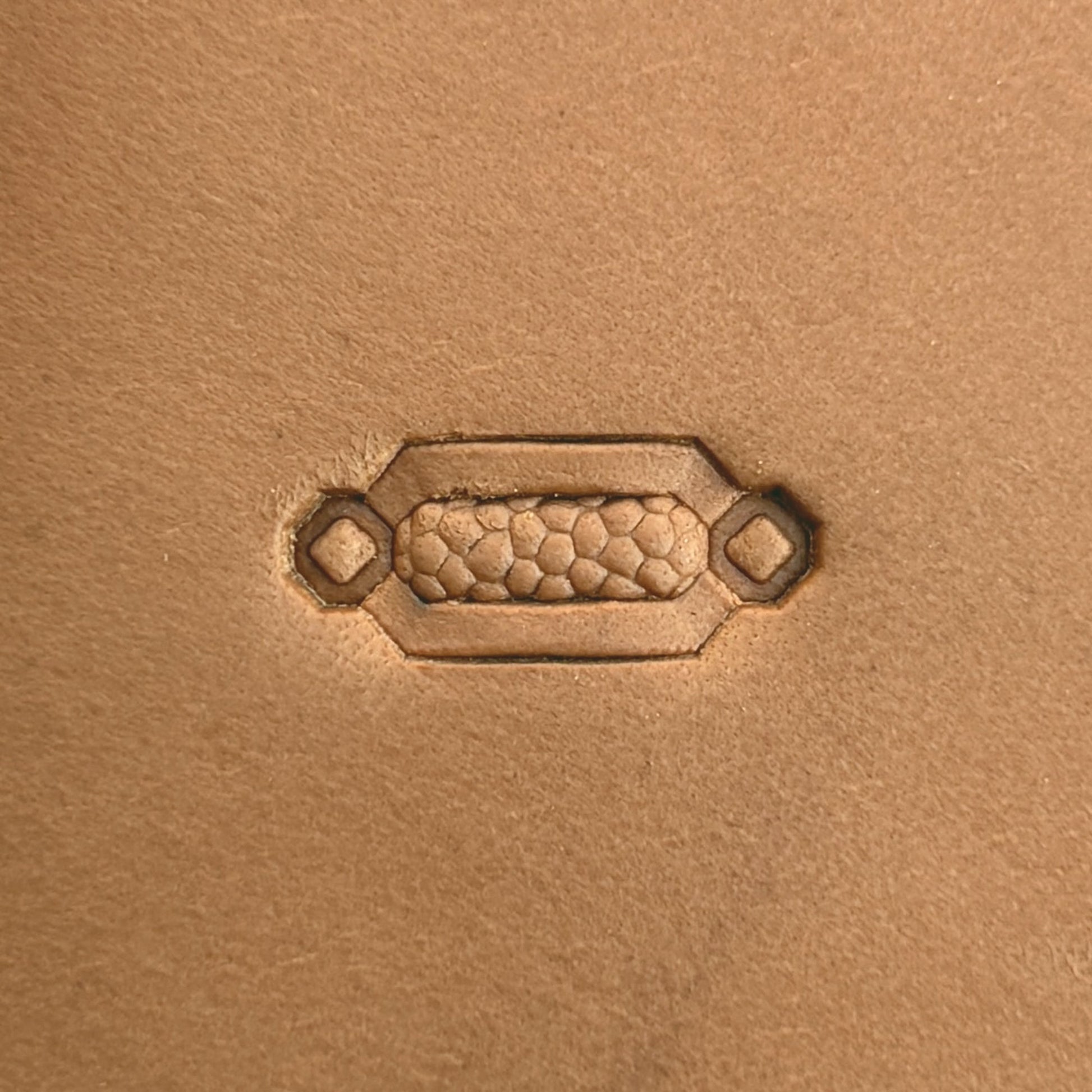 Honeycomb Link Geometric leather stamp LT530 — pattern imprint on veg-tan leather