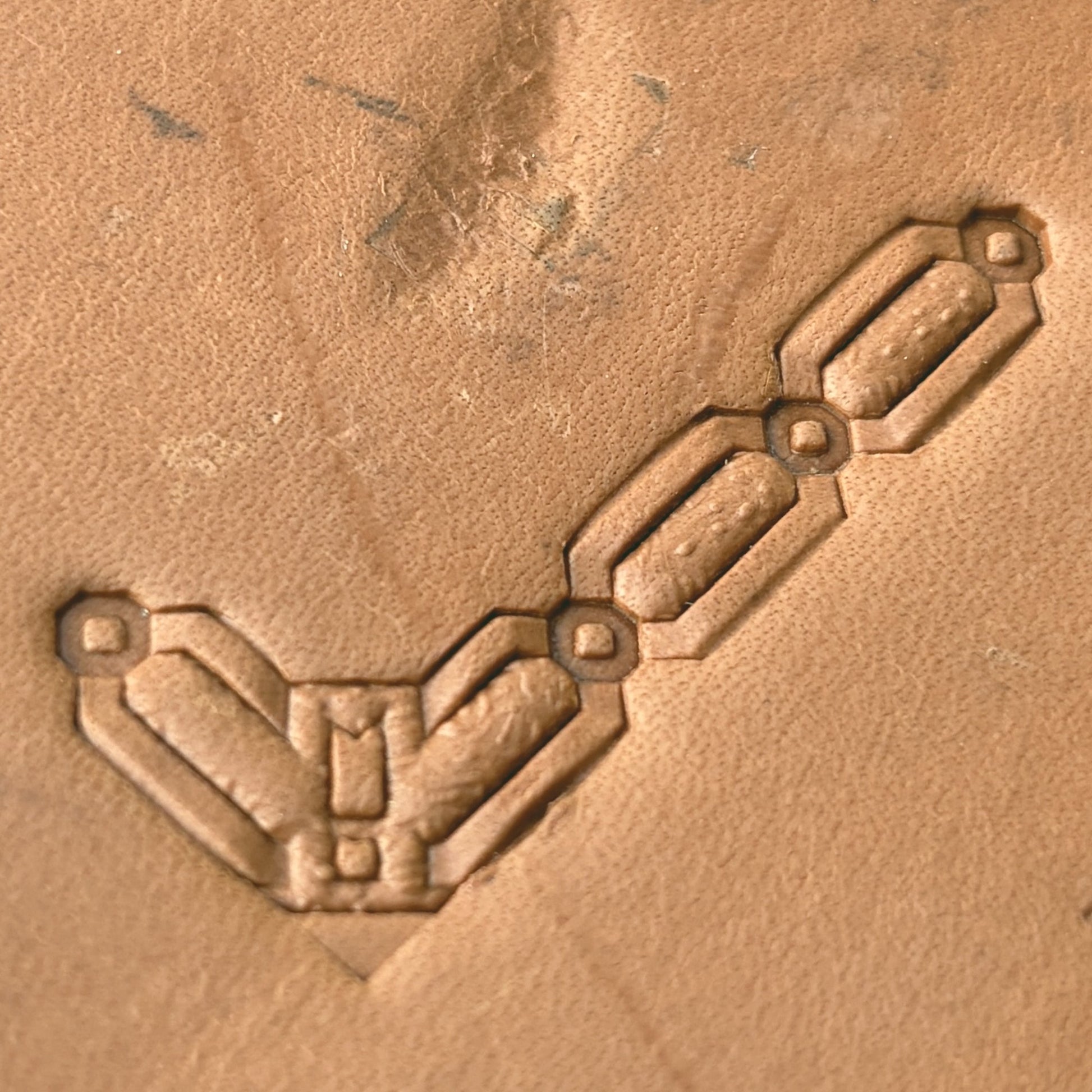 Chain Geometric leather stamp LT531 — pattern imprint on veg-tan leather