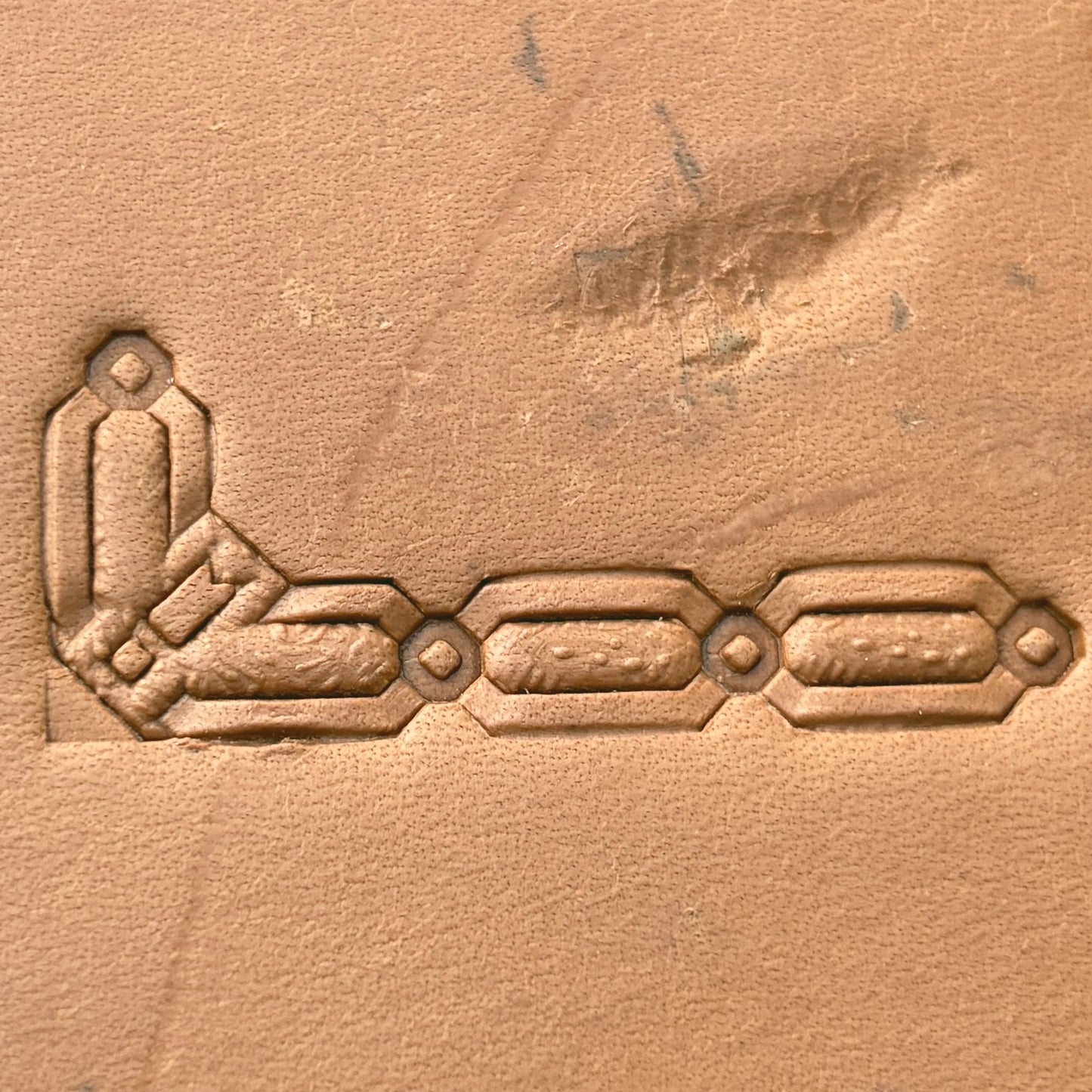 Chain Geometric leather stamp LT531 — pattern imprint on veg-tan leather