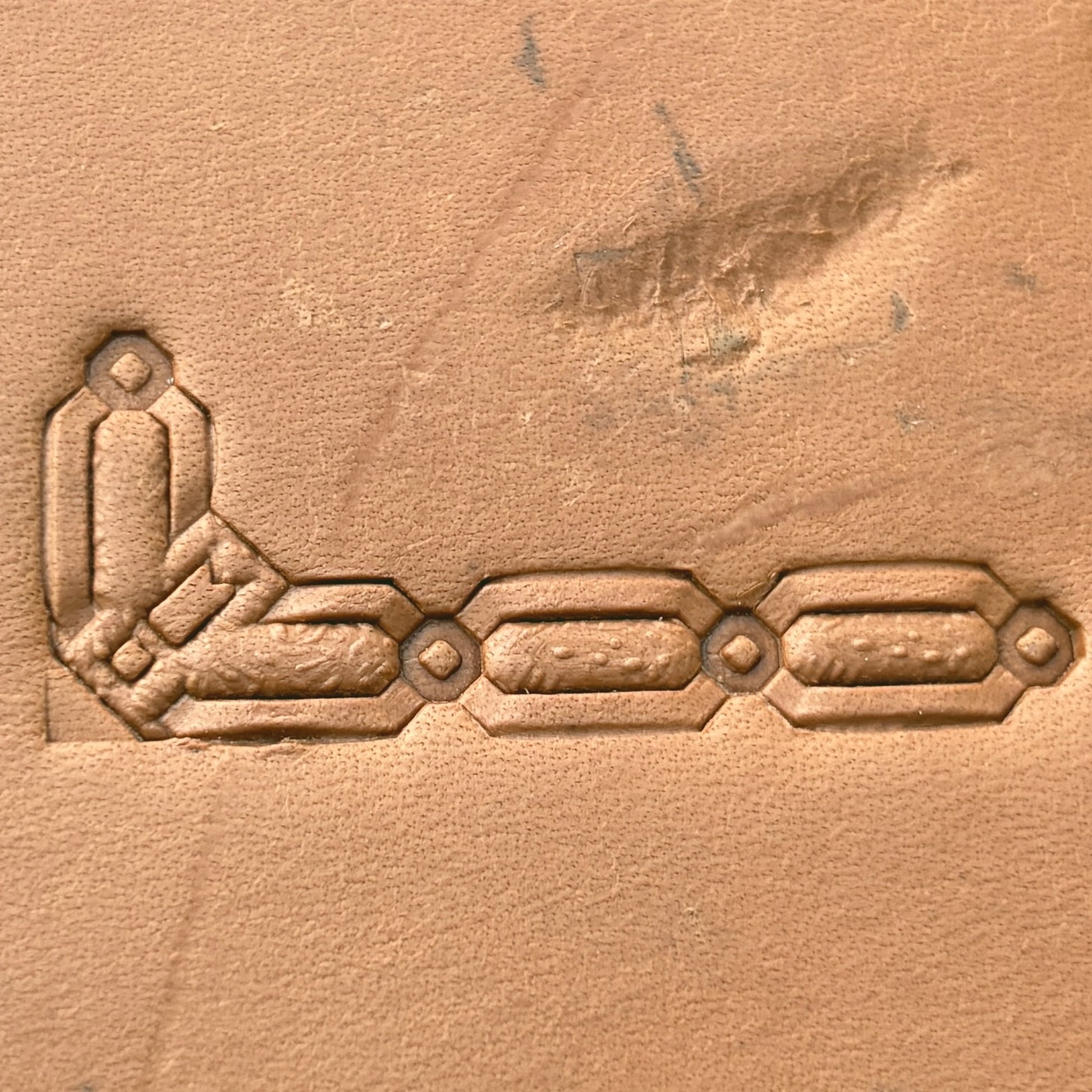 Chain Geometric leather stamp LT531 — pattern imprint on veg-tan leather
