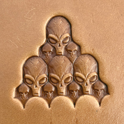 Alien Cluster Skull leather stamp LT568 — pattern imprint on veg-tan leather
