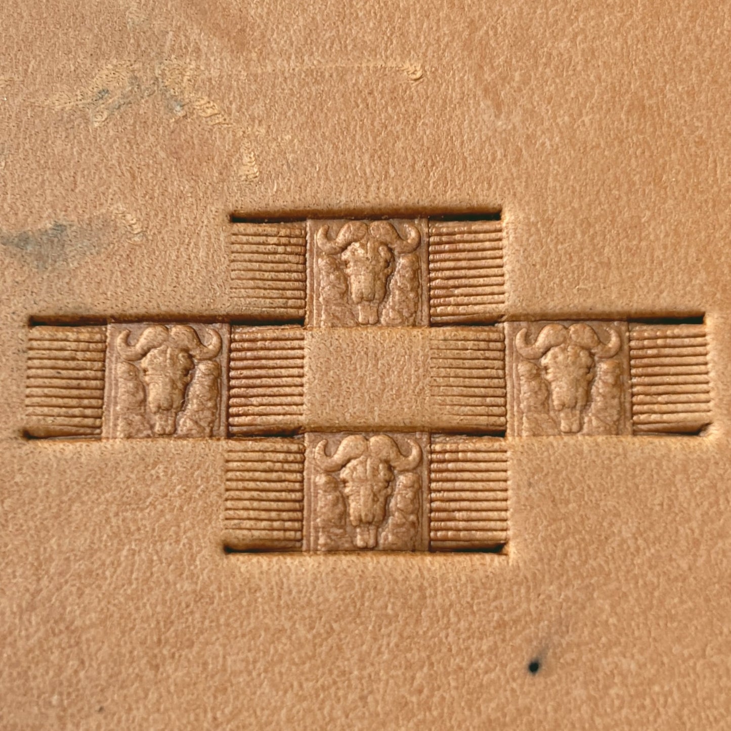 Buffalo Head leather stamp LT591 — pattern imprint on veg-tan leather