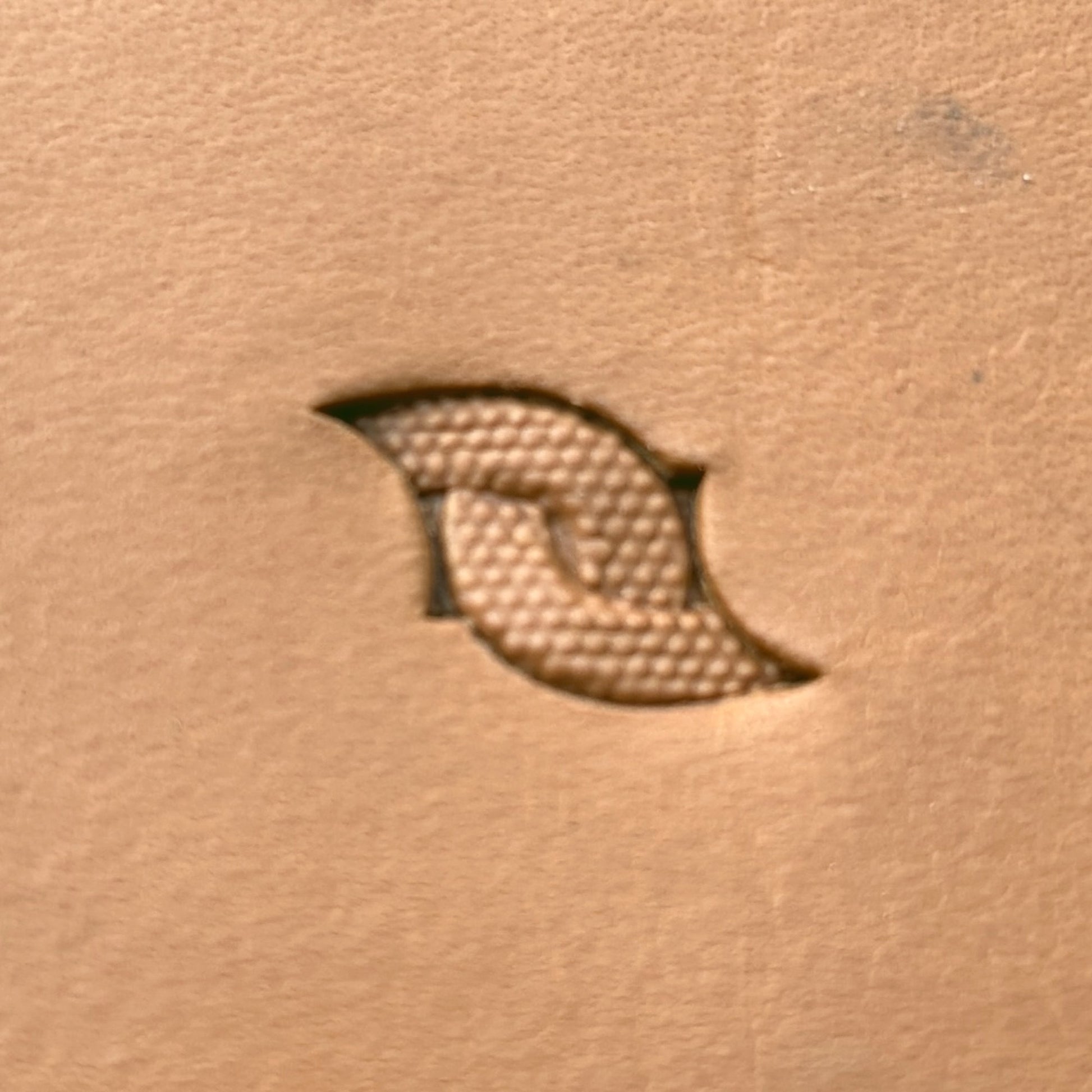 Chain Link Basket Weave leather stamp LT603 — single impression on veg-tan leather
