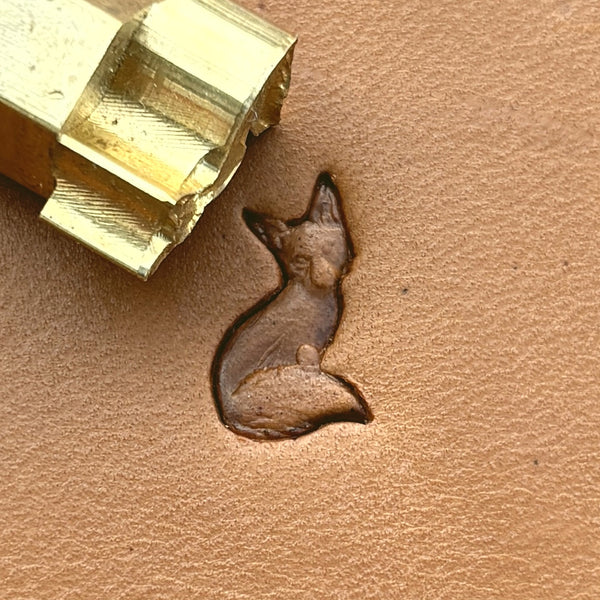 Sitting Fox leather stamp LT675 — brass stamping tool with imprint on natural veg-tan leather