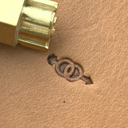 Knot Arrow leather stamp LT681 — brass stamping tool with imprint on natural veg-tan leather
