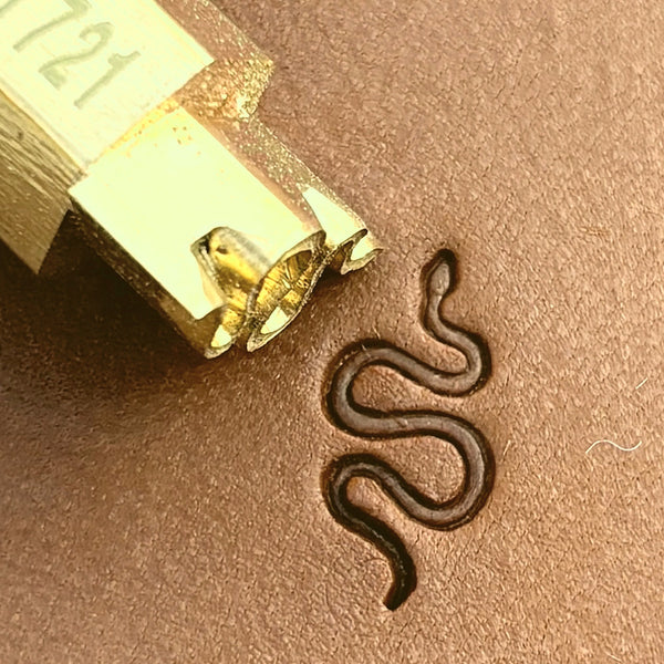 Curvy Line Snake leather stamp LT721 — brass stamping tool with imprint on natural veg-tan leather