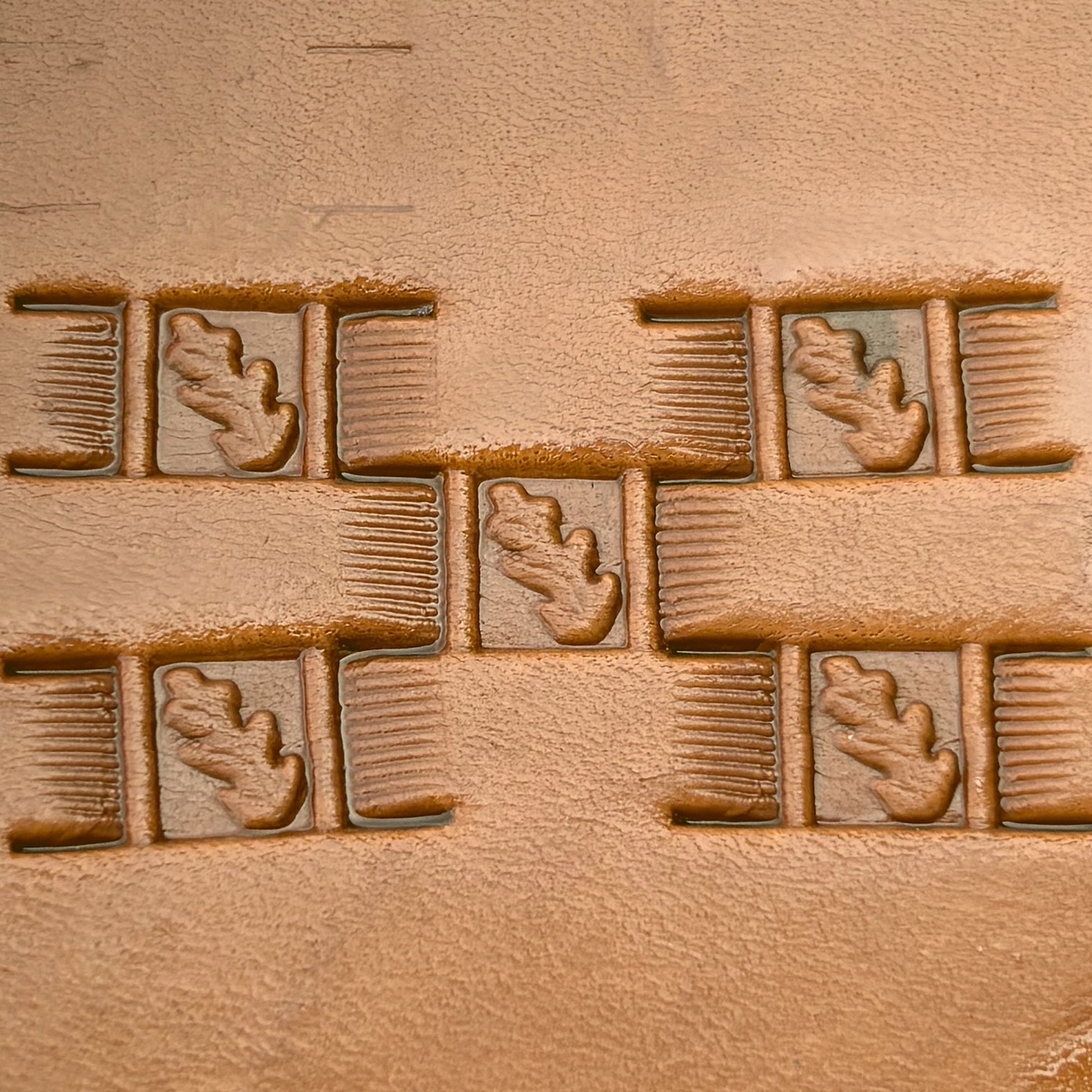Pattern Oak Leaf leather stamp LT786 — single impression on veg-tan leather