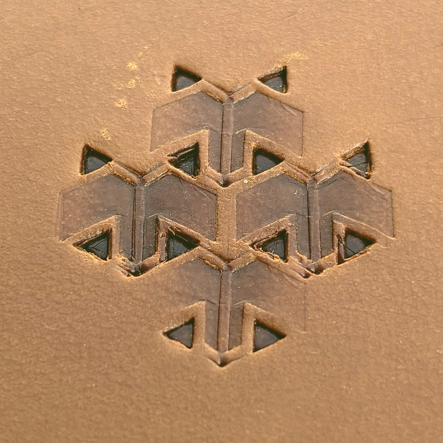 Smooth Hex Tile leather stamp LT827 — pattern imprint on veg-tan leather