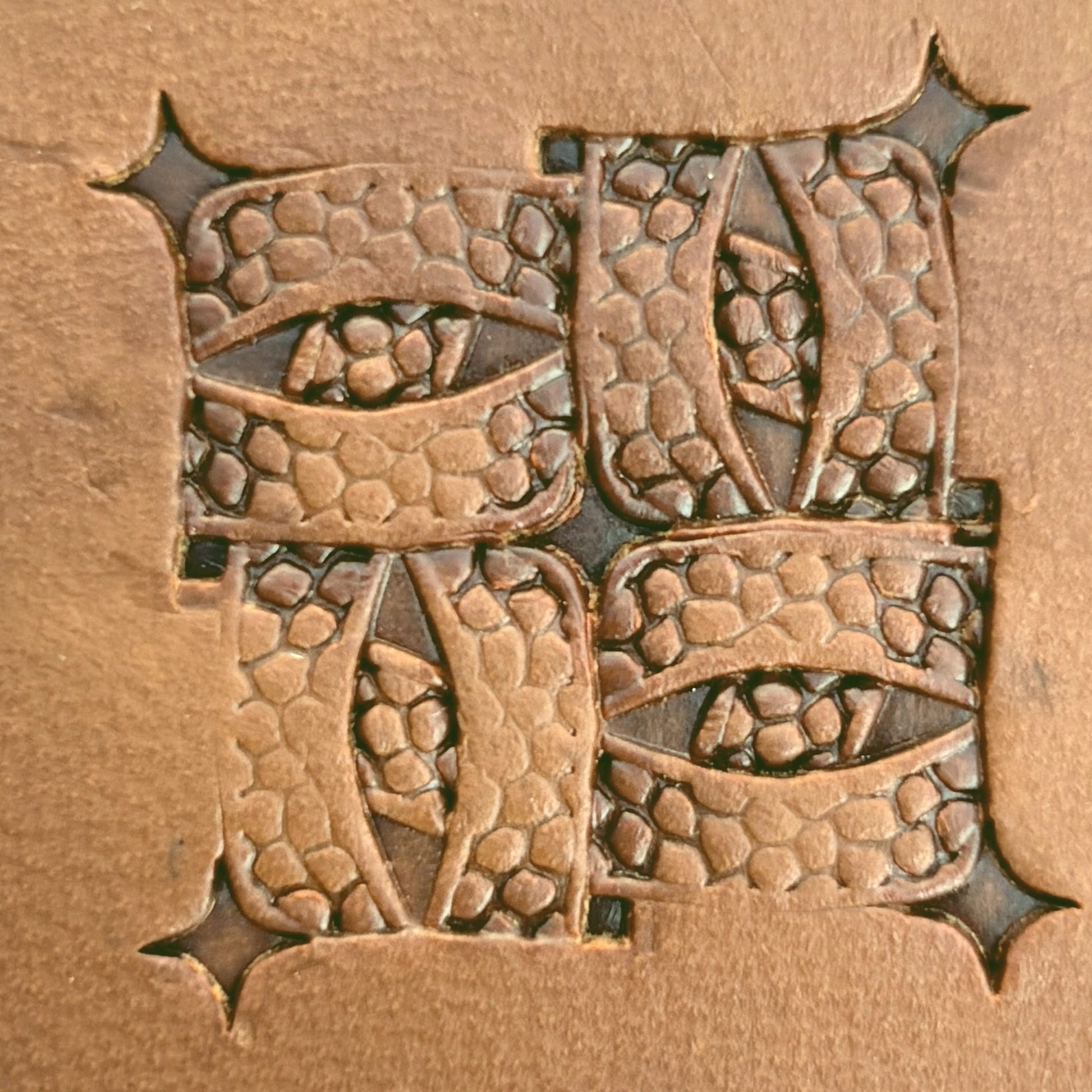 Cobbled Basket Weave leather stamp LT829 — pattern imprint on veg-tan leather