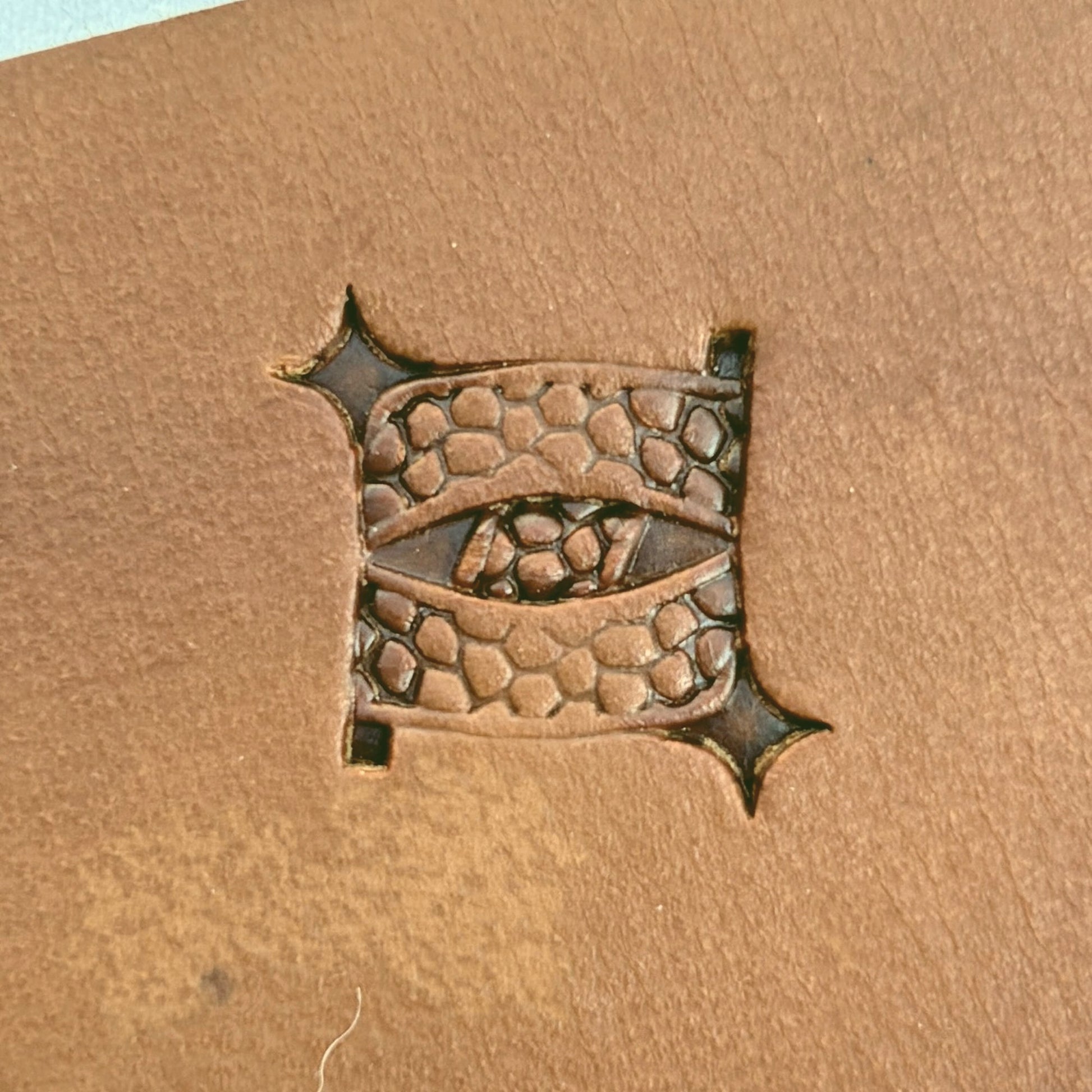 Cobbled Basket Weave leather stamp LT829 — single impression on veg-tan leather