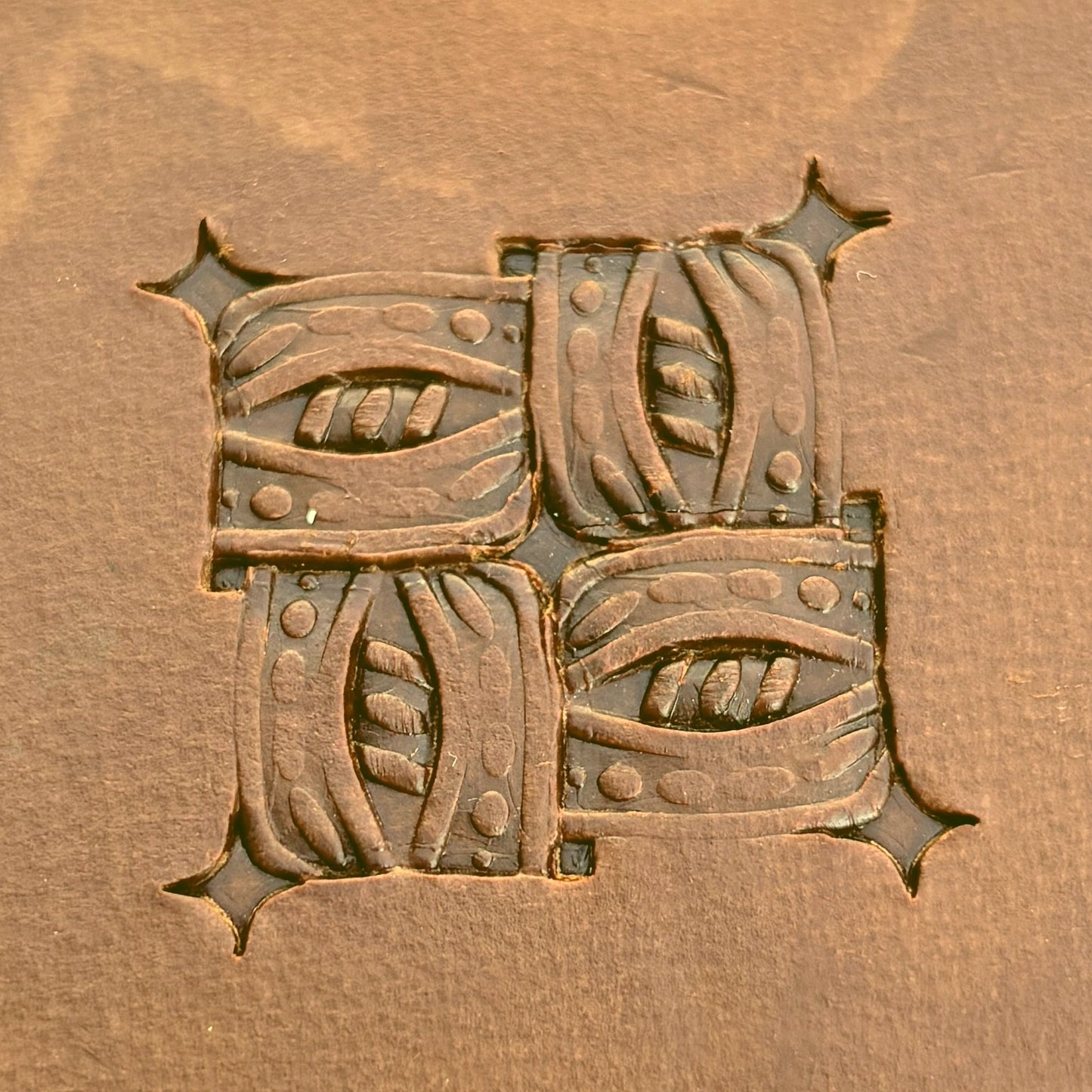 Beaded Basket Weave leather stamp LT830 — pattern imprint on veg-tan leather