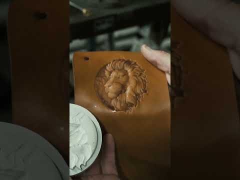 BP002 Lion 3D Leather Molds 90mm(3 9/16