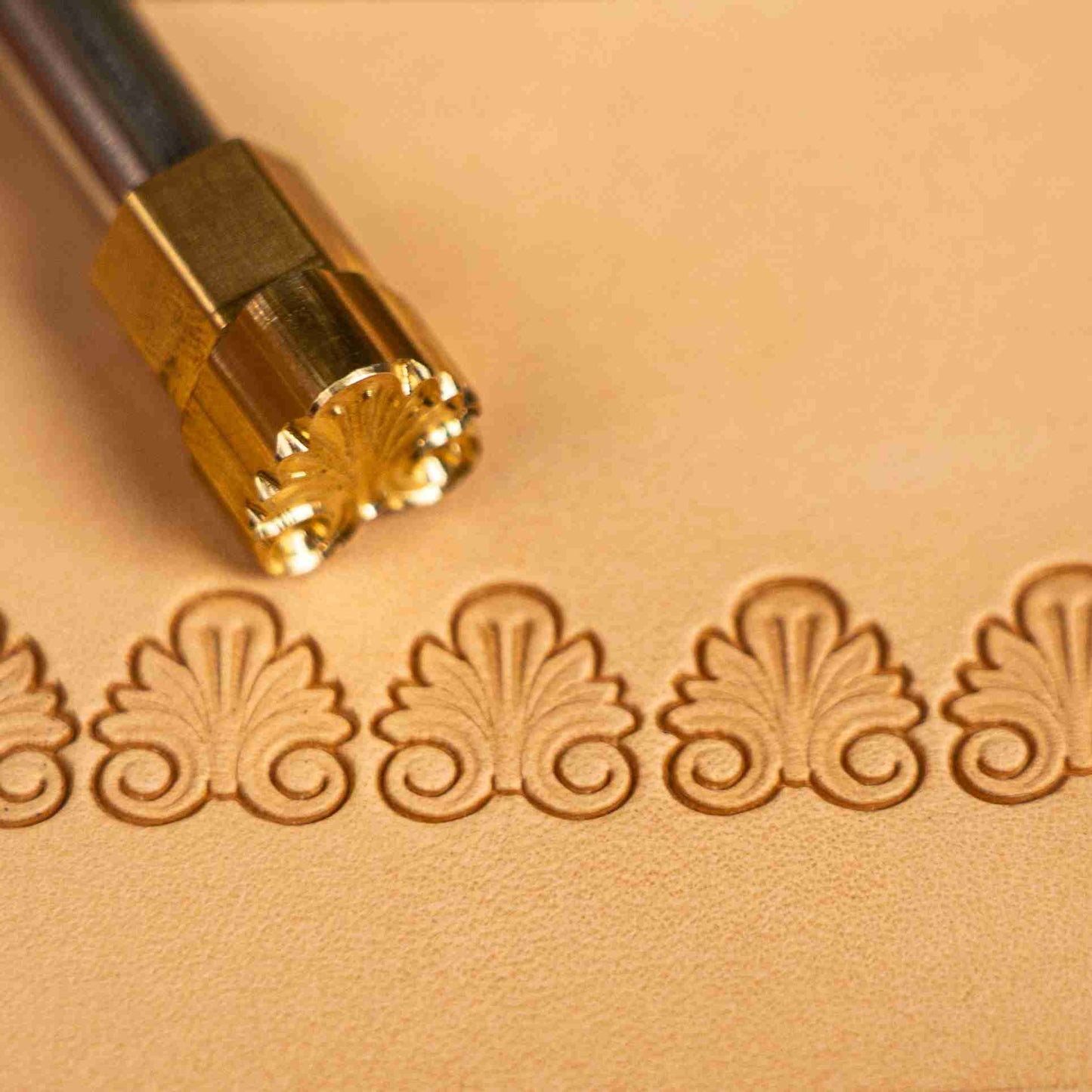 LT392 Premium Leather Stamping Tools for Professional Crafters - 14x14mm size