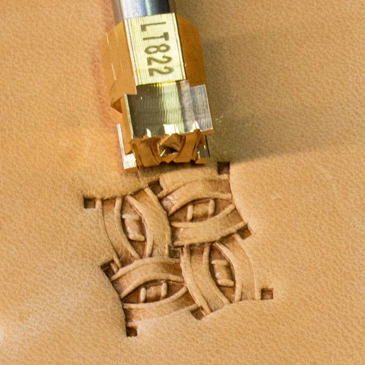 LT822 Basket Weave Leather Stamping Tool for Professional Crafters – Interlock Pattern Basket Weave 11x11mm (7/16" x 7/16")
