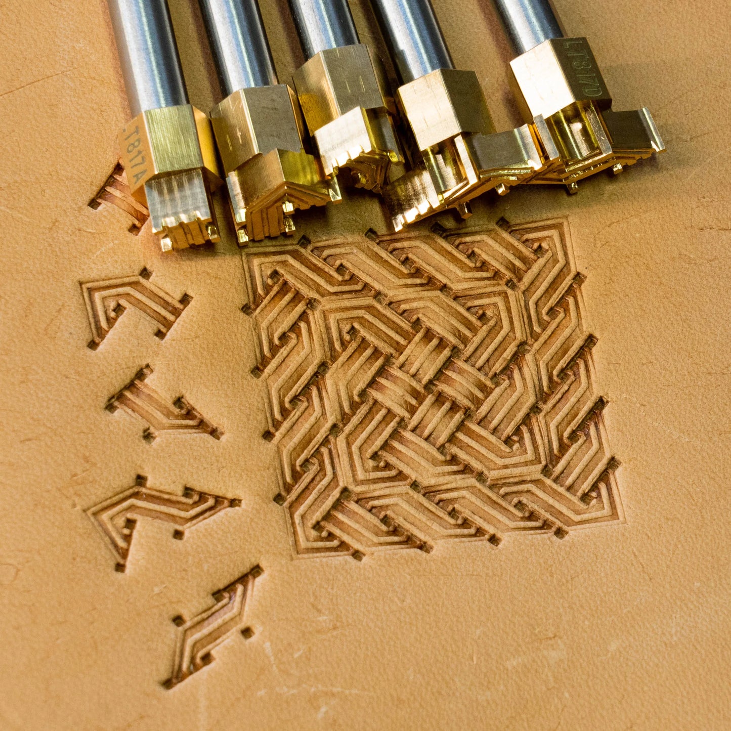 LT817 Basket Weave Leather Stamping Tool– Celtic Knot