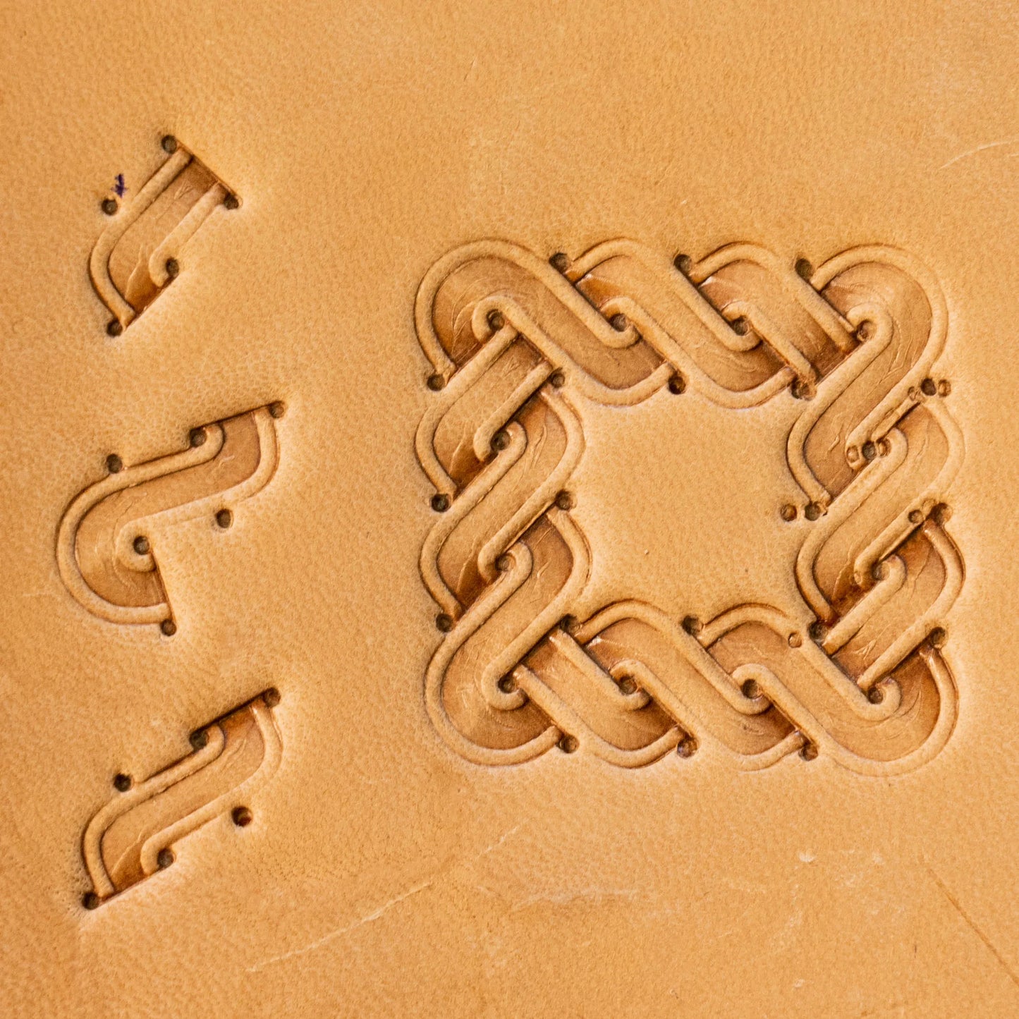 LT831 Basket Weave Leather Stamping Tool– Celtic Knot