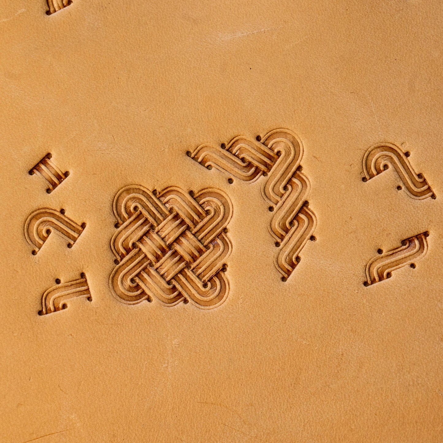 LT832 Basket Weave Leather Stamping Tool– Celtic Knot