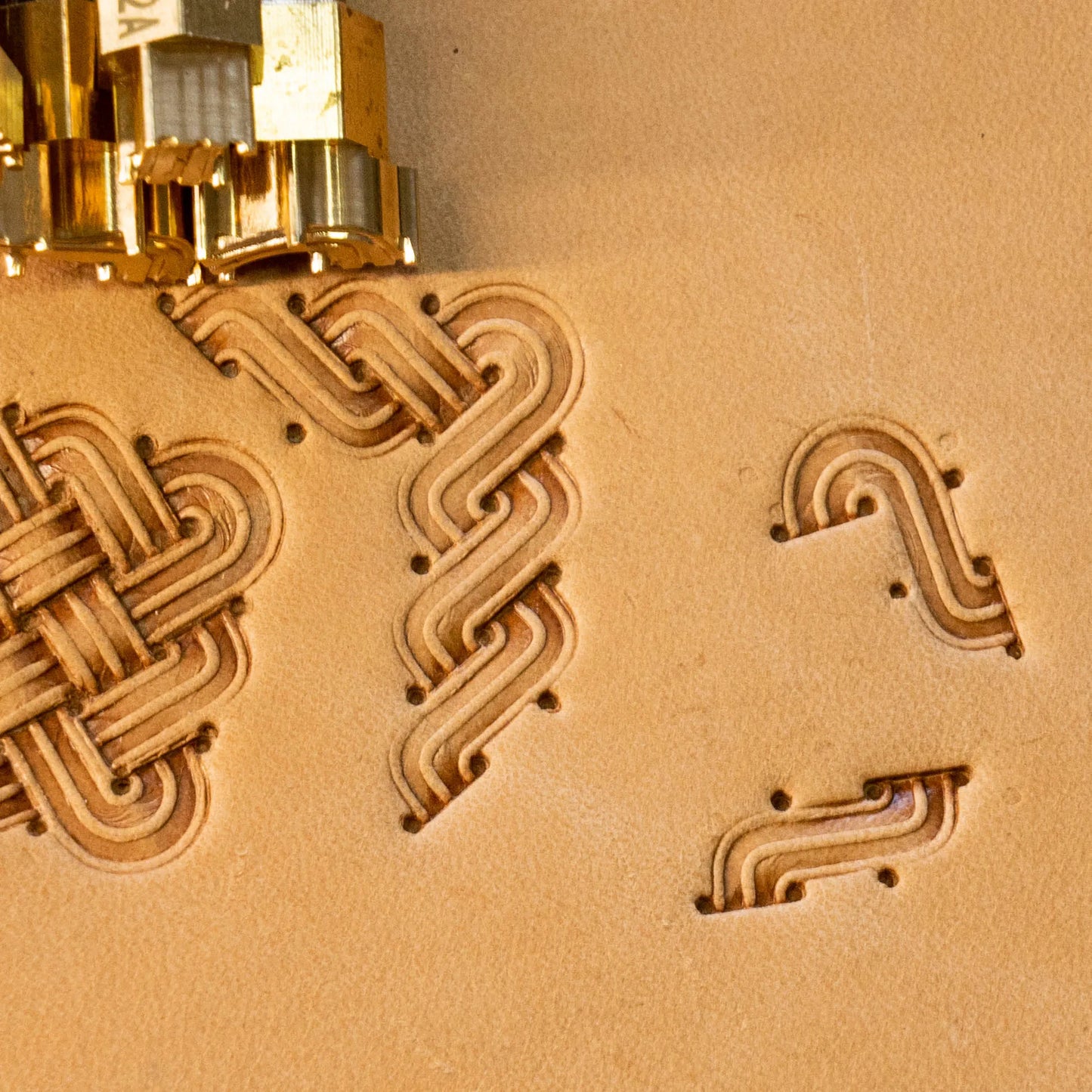 LT832 Basket Weave Leather Stamping Tool– Celtic Knot